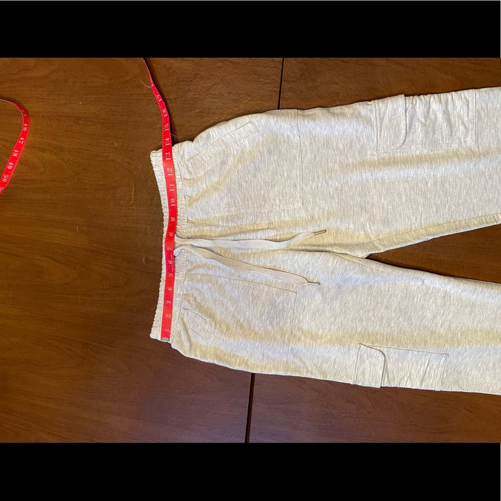 Banana Republic Cargo soft pants - Picture 4 of 4